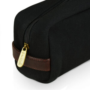 Boldric-Accesories-ToiletryBag-BlackCanvas-ZipperFocus