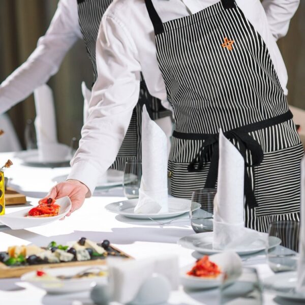 Boldric-FOH-TableSet-StripeApron-WhiteLongSleeveShirt-Lifestyle