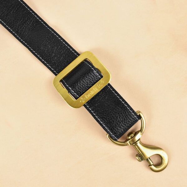 Boldric-ReplacementLeatherStrap-Black-ClipFocus